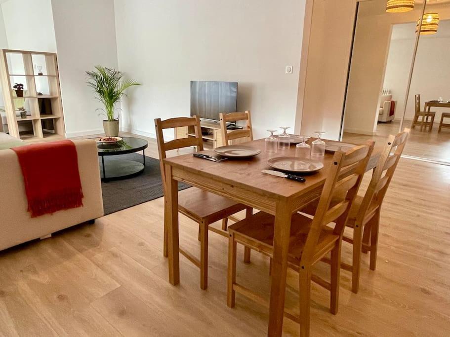 Appartement 73M2 - 2 Chambres - Parking - Wi-Fi Toulouse Luaran gambar