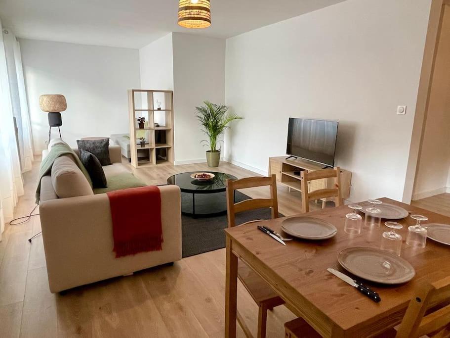 Appartement 73M2 - 2 Chambres - Parking - Wi-Fi Toulouse Luaran gambar